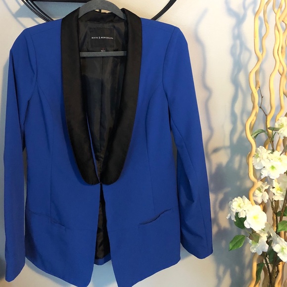 Rock & Republic
Women's Tuxedo Blazer - Picture 1 of 3